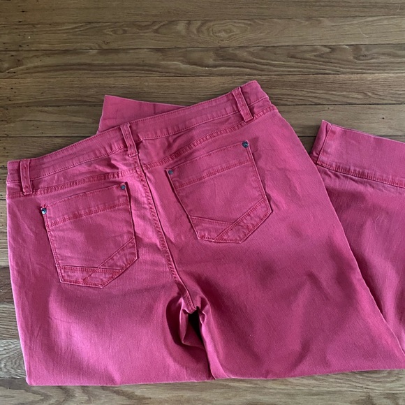 Apt nine red denim capris size 14 large roomy - Picture 4 of 8